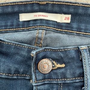 Women's Levi's size 28